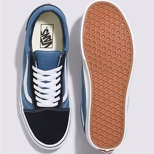 OLD SKOOL SHOE men’s 11.5 navy. PRICE DROP